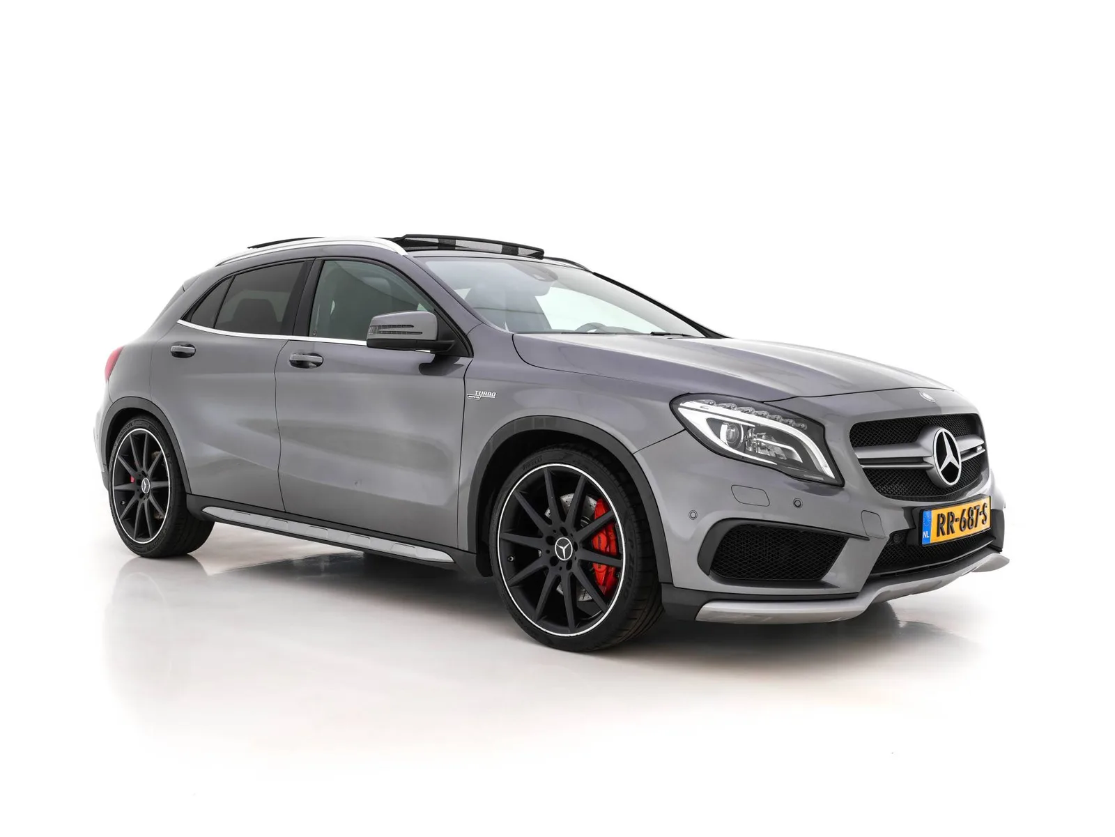 Mercedes-Benz GLA (2015) — foto 1