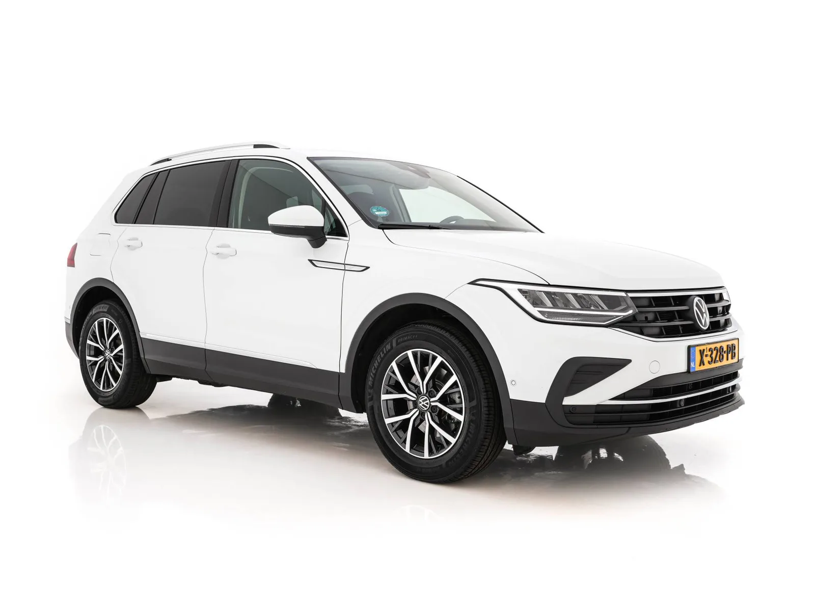 Volkswagen Tiguan (2024) — foto 1