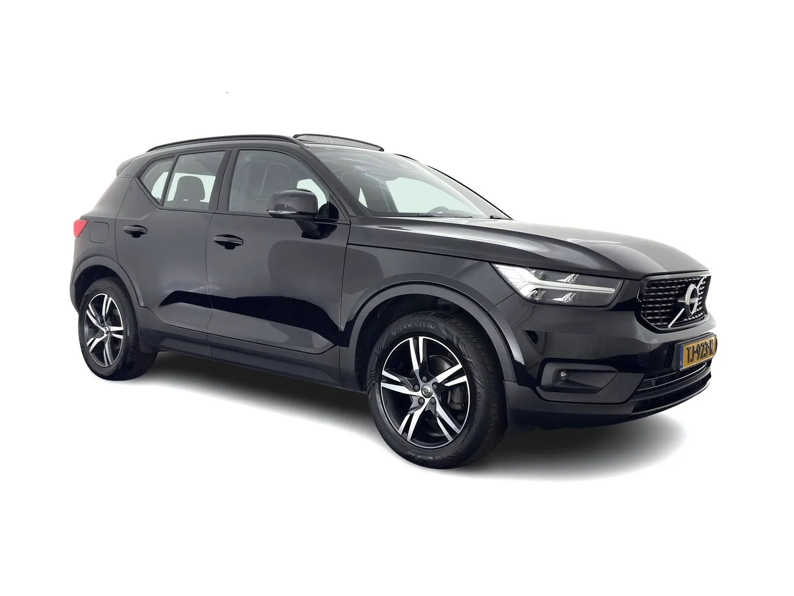 Volvo XC40 (2018) — foto 1
