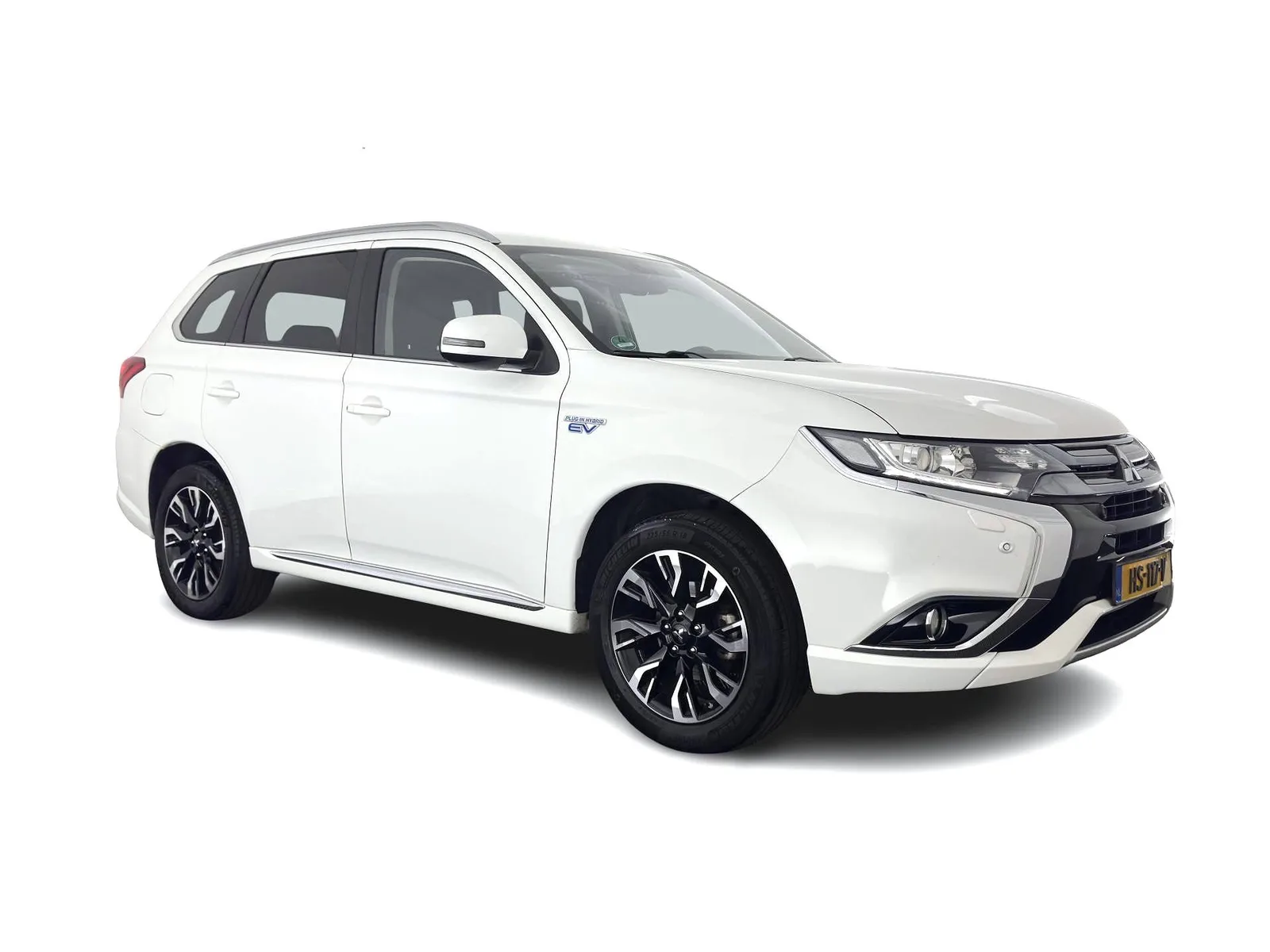 Mitsubishi Outlander (2015) — foto 1