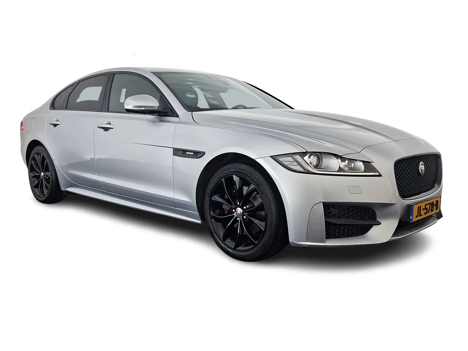 Jaguar XF (2016) — foto 1
