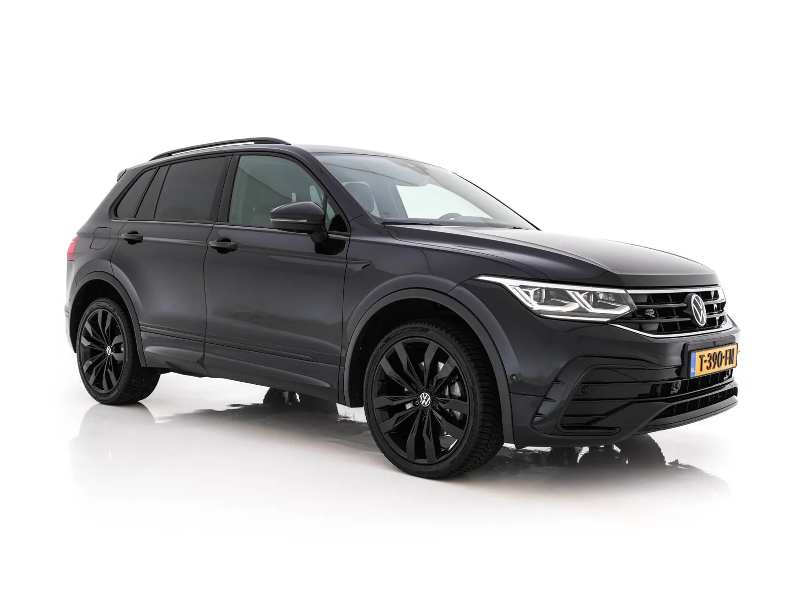 Volkswagen Tiguan (2023) — foto 1