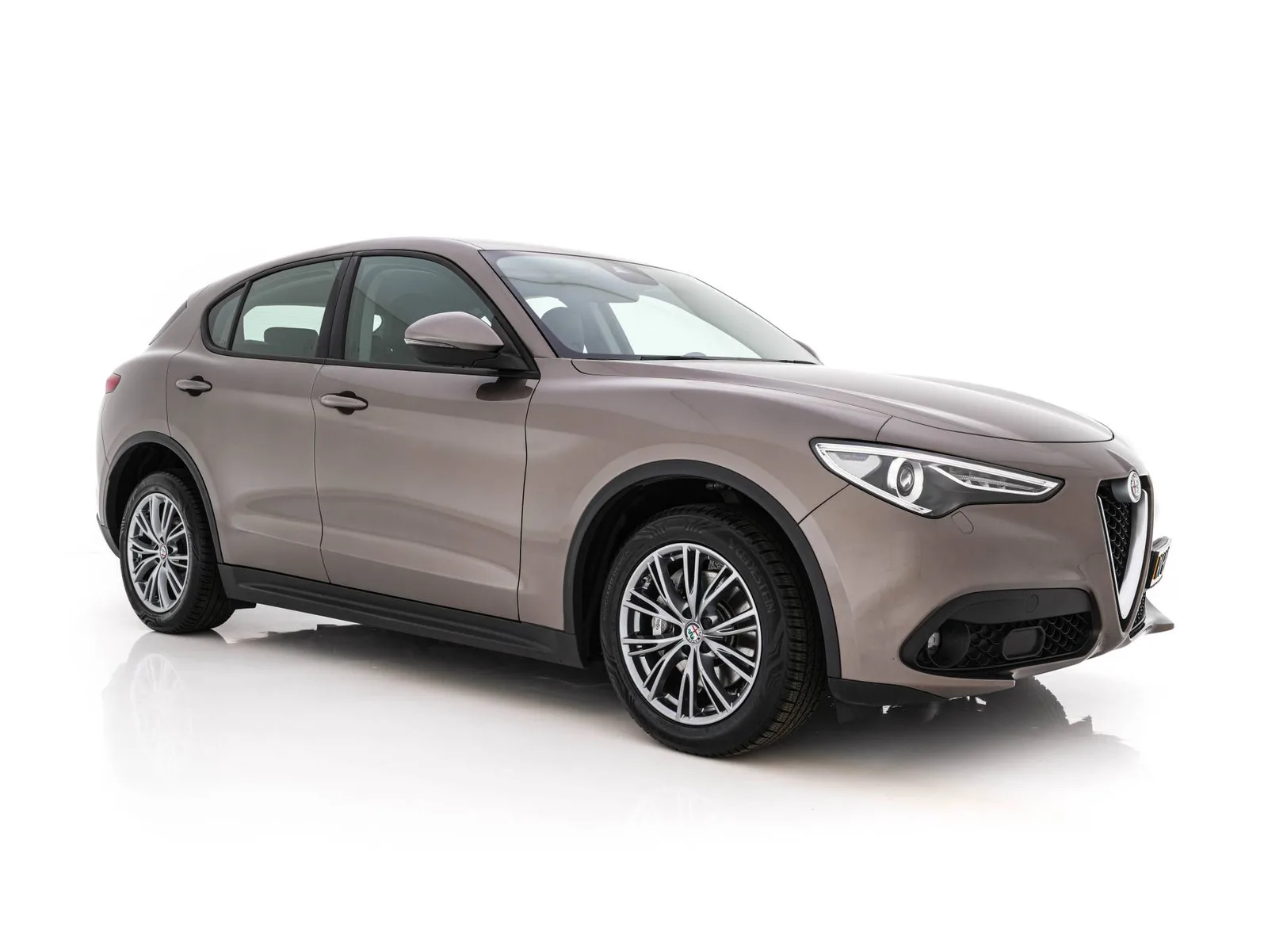 Alfa Romeo Stelvio (2018) — foto 1