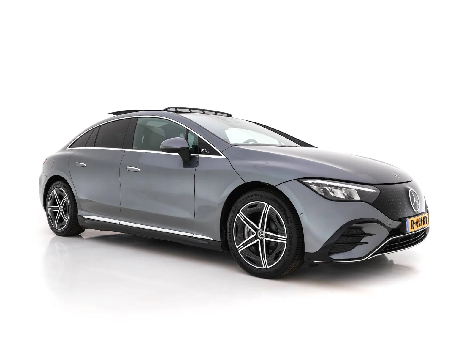 Mercedes-Benz EQE (2022) — foto 1