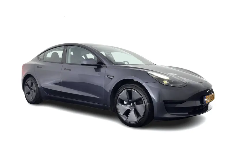 Tesla Model 3 (2023)