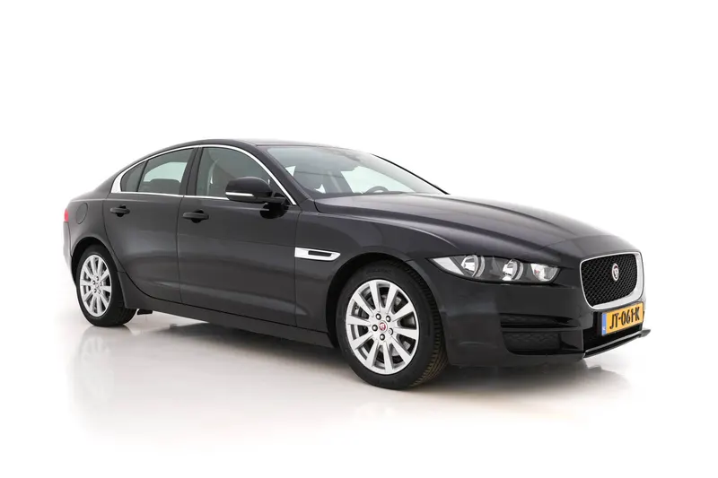 Jaguar XE (2016)