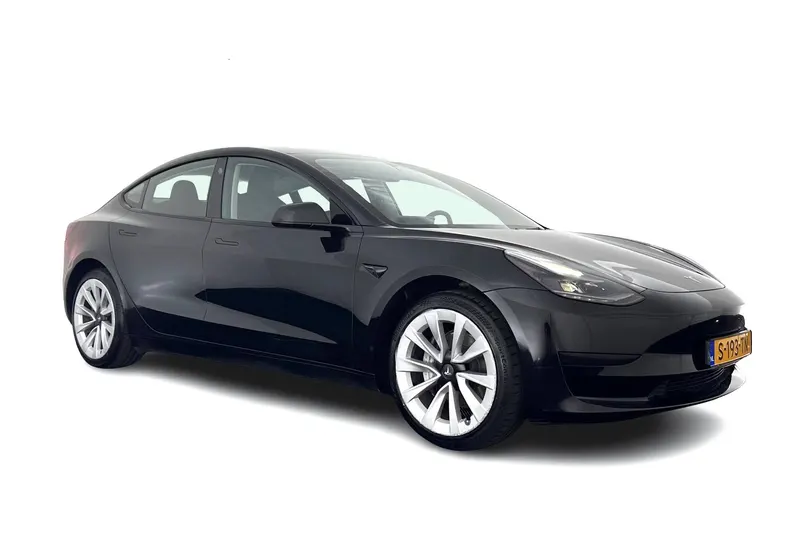 Tesla Model 3 (2023)