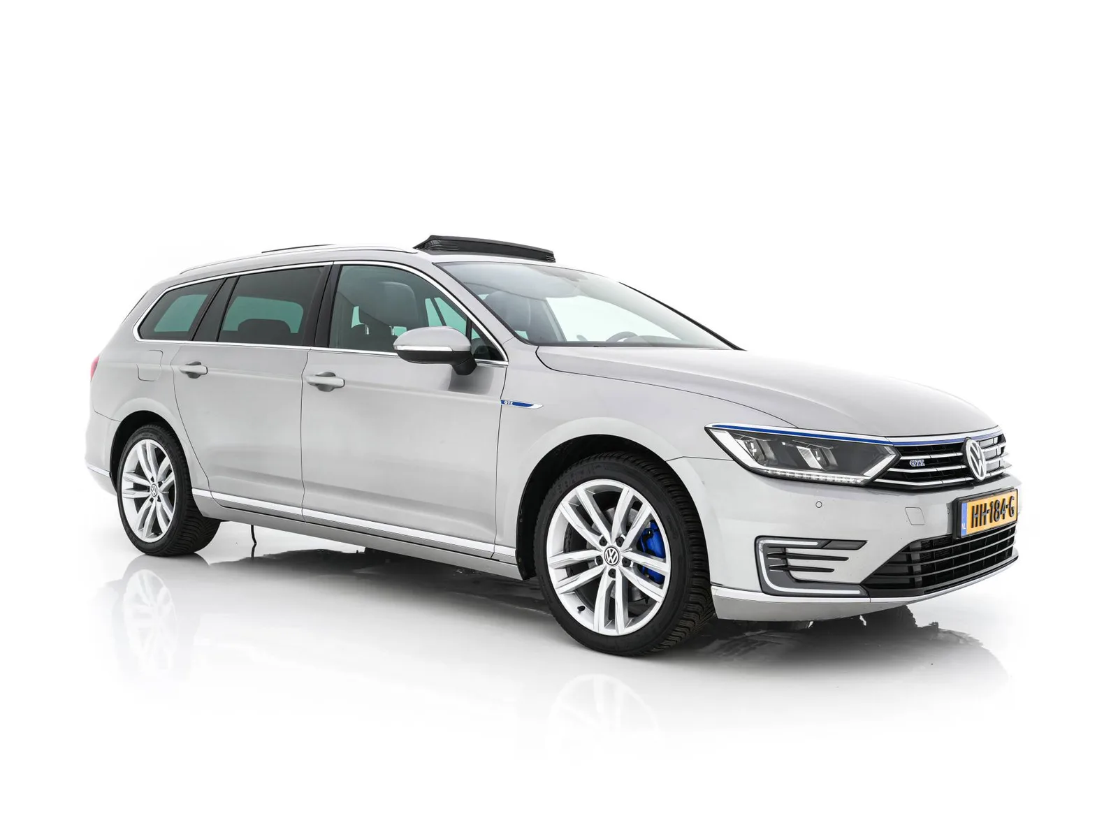 Volkswagen Passat (2015) — foto 1