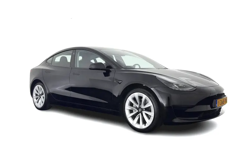 Tesla Model 3 (2023)