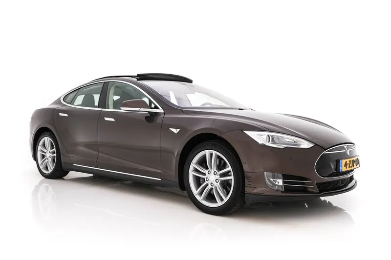 Tesla Model S (2015)
