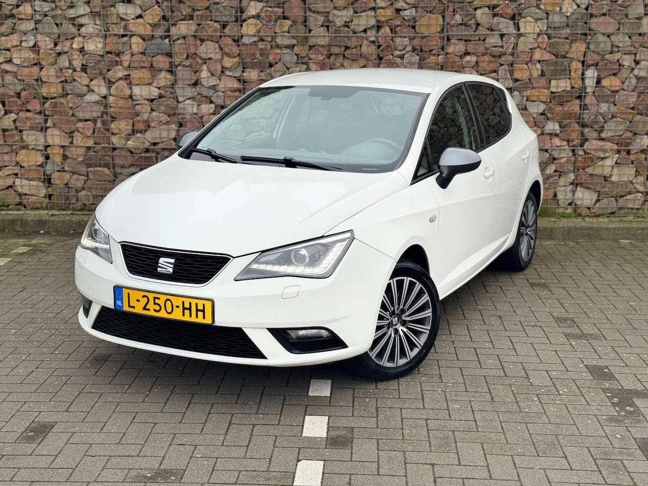 SEAT Ibiza (2016) — foto 1