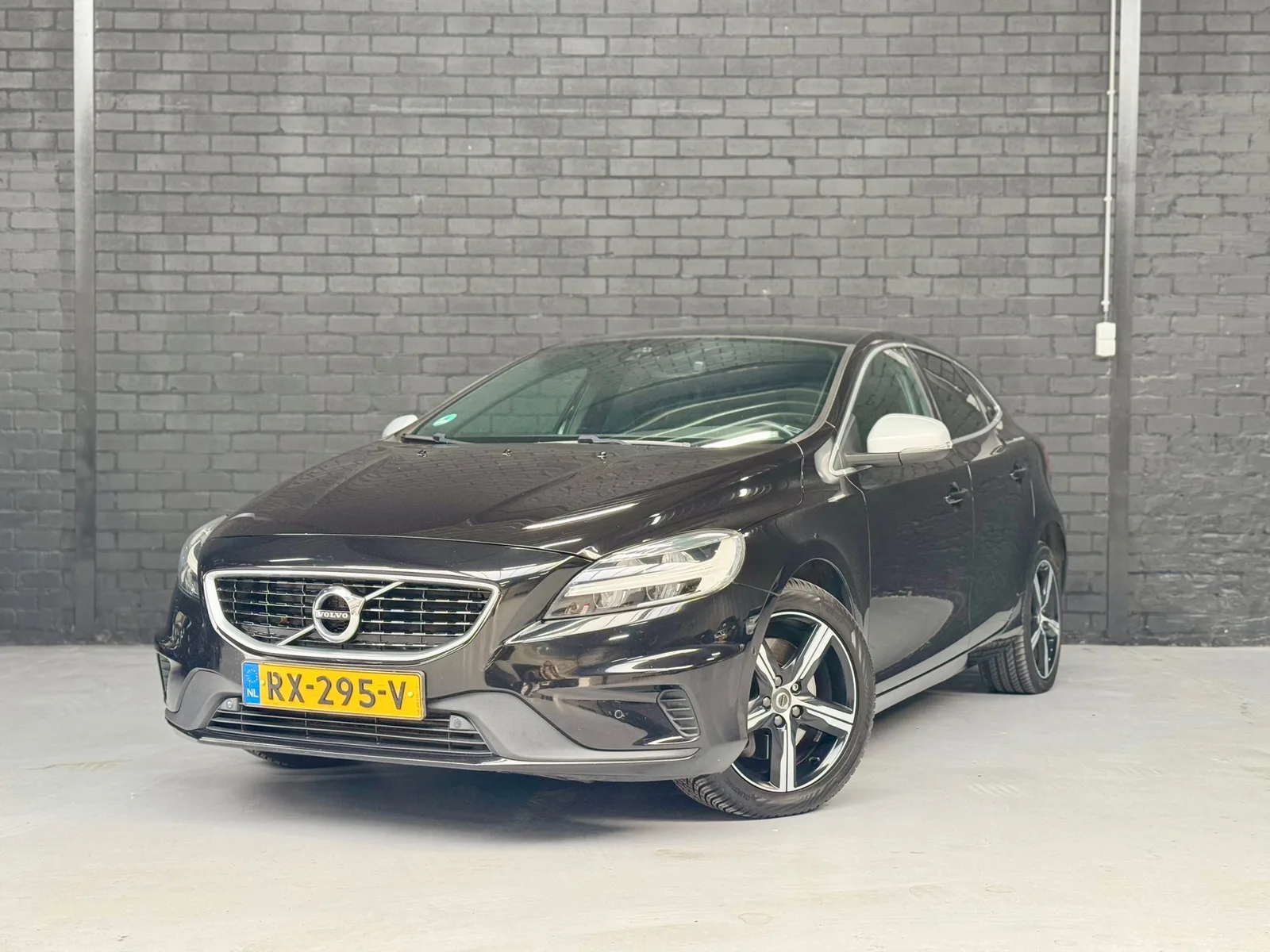 Volvo V40 (2018) — foto 1
