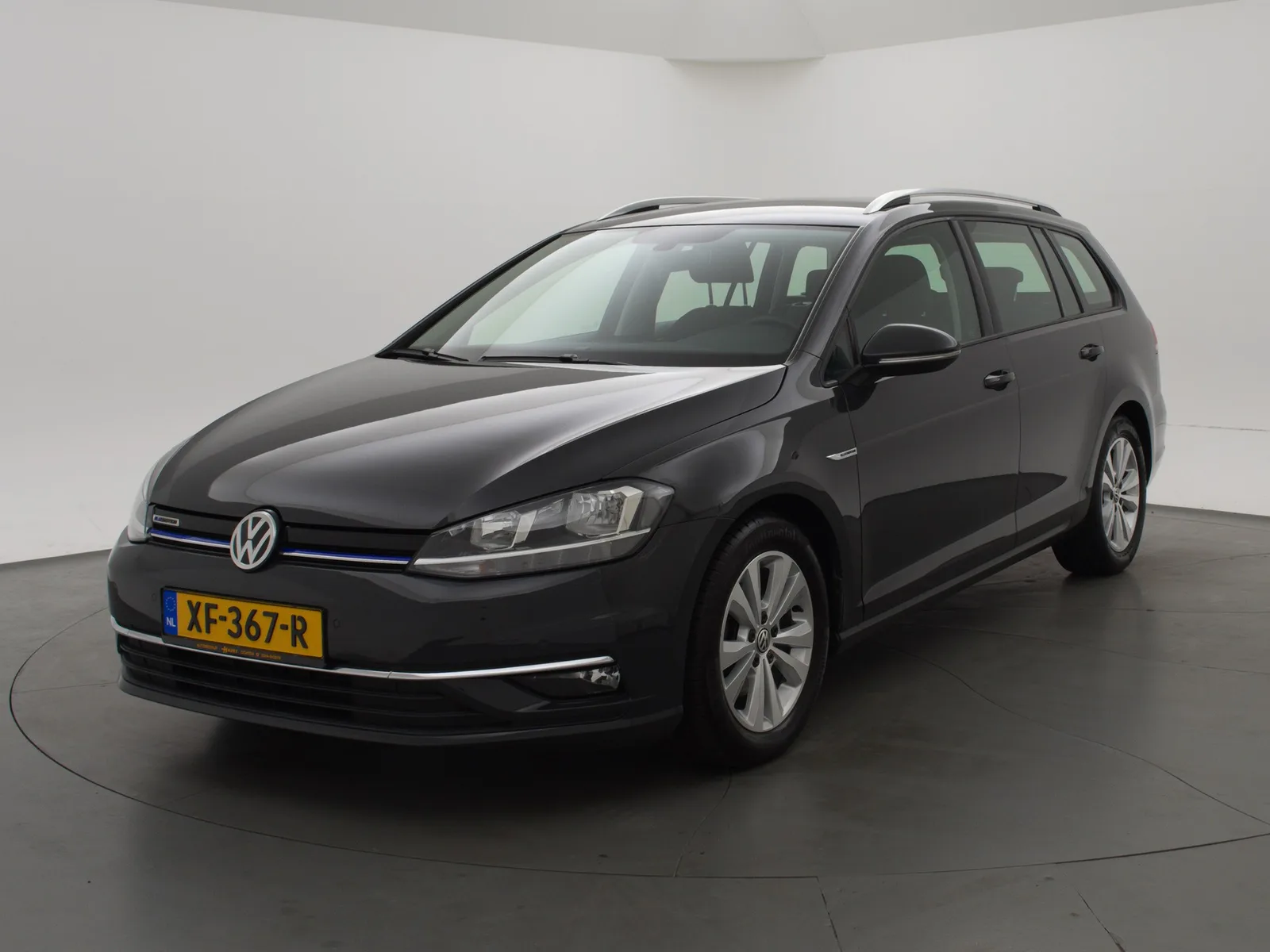 Volkswagen Golf (2019) — foto 1