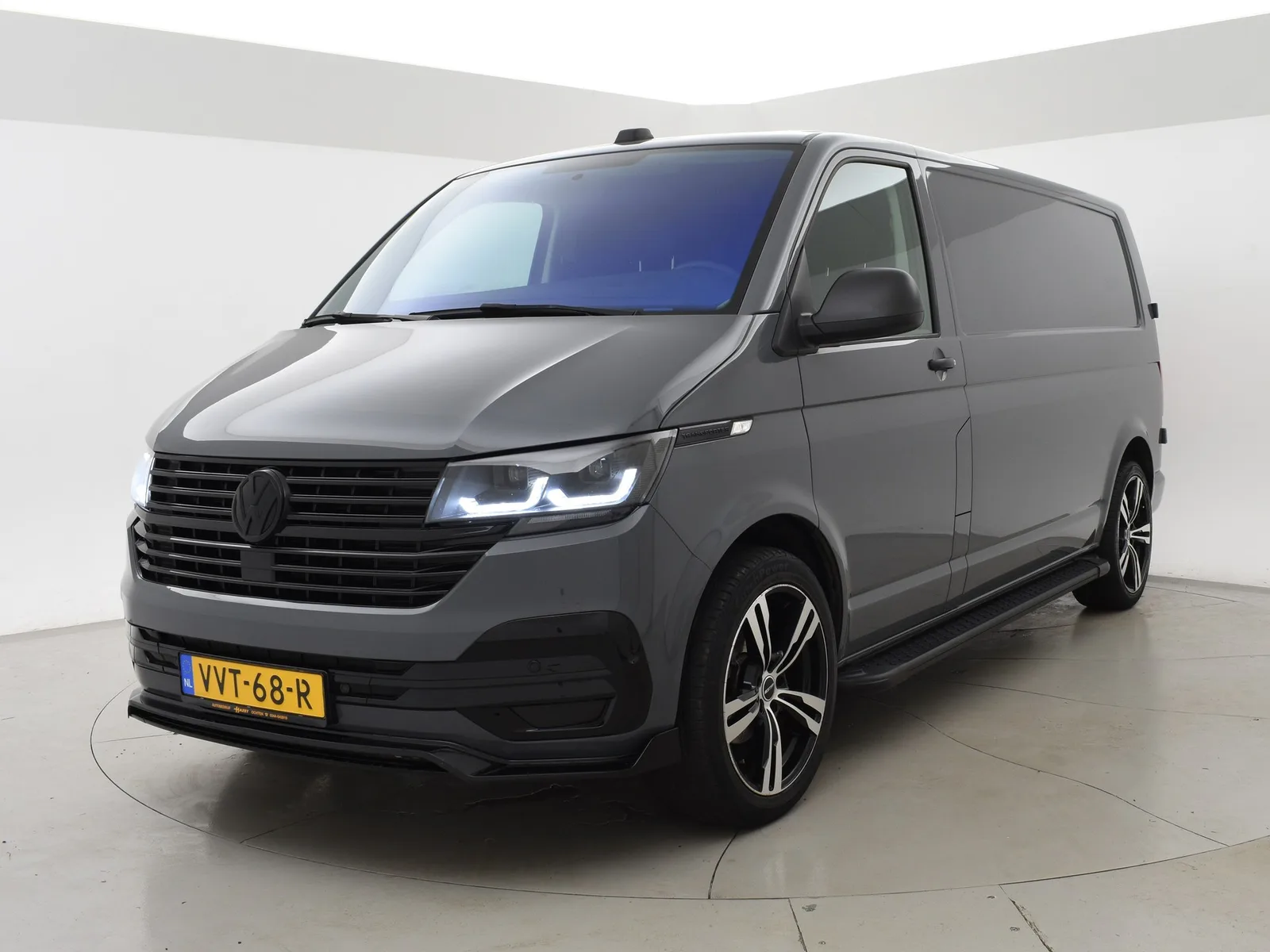 Volkswagen Transporter (2023) — foto 1