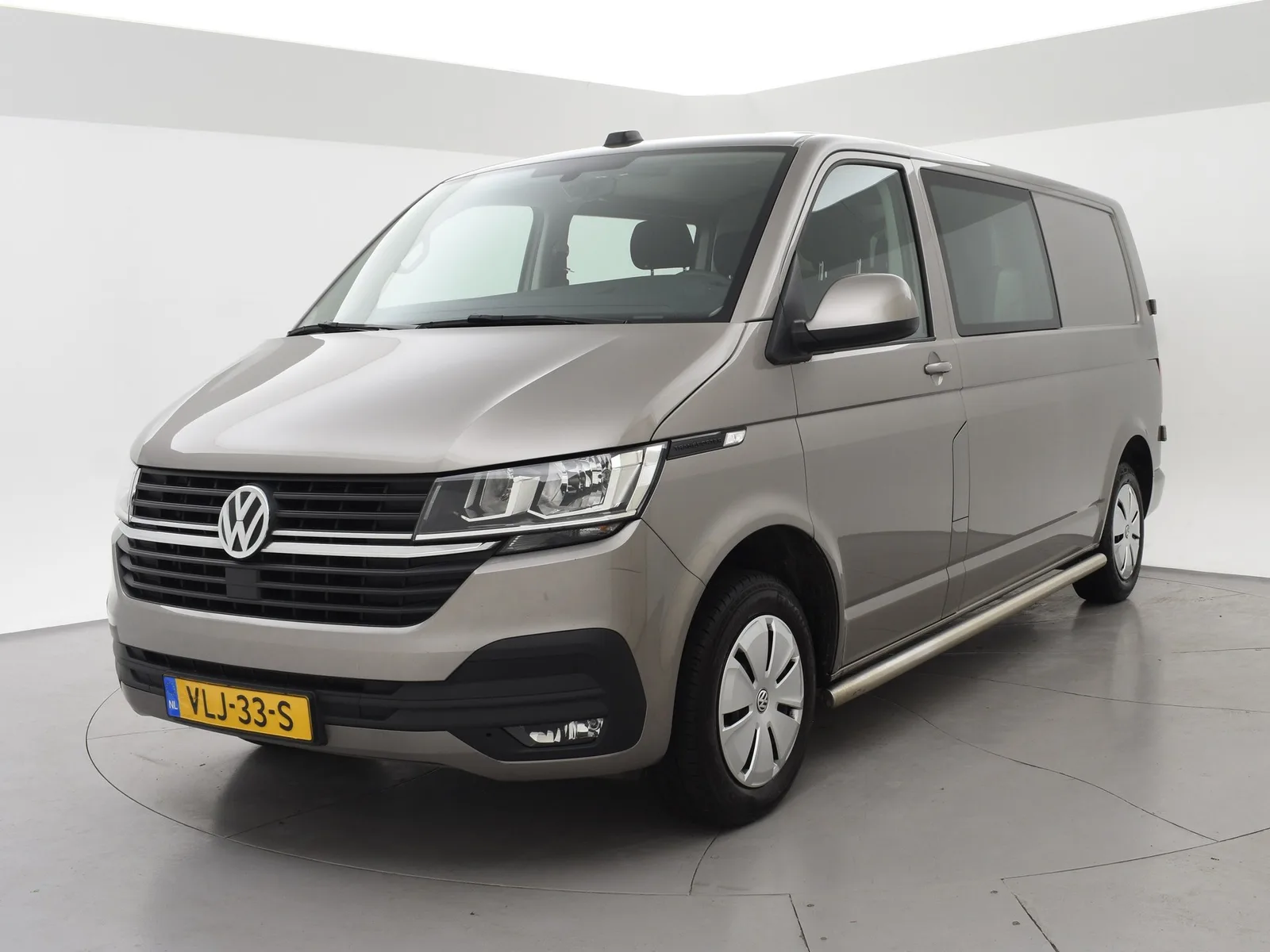 Volkswagen Transporter (2021) — foto 1