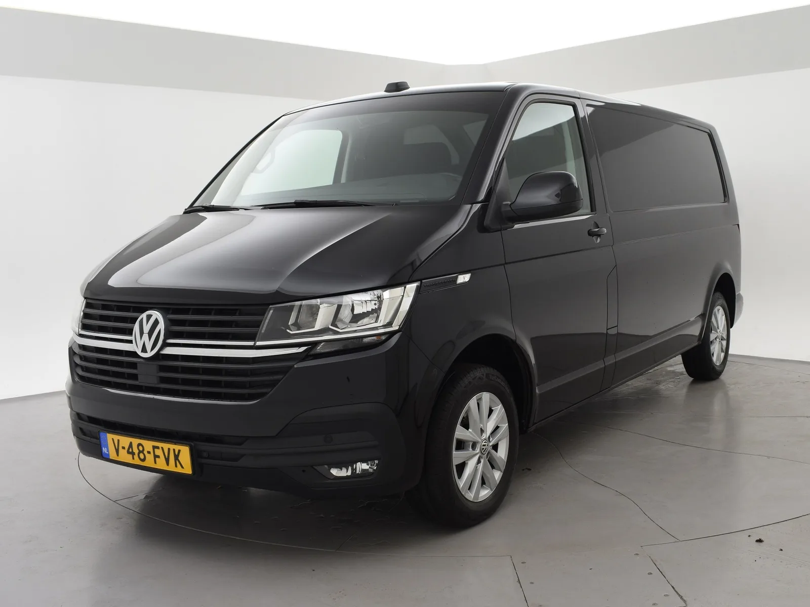 Volkswagen Transporter (2024) — foto 1