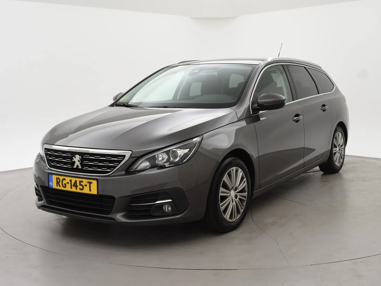 Peugeot 308 (2017) — foto 1