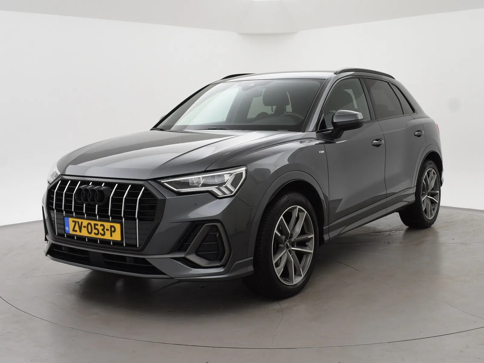 Audi Q3 (2019) — foto 1