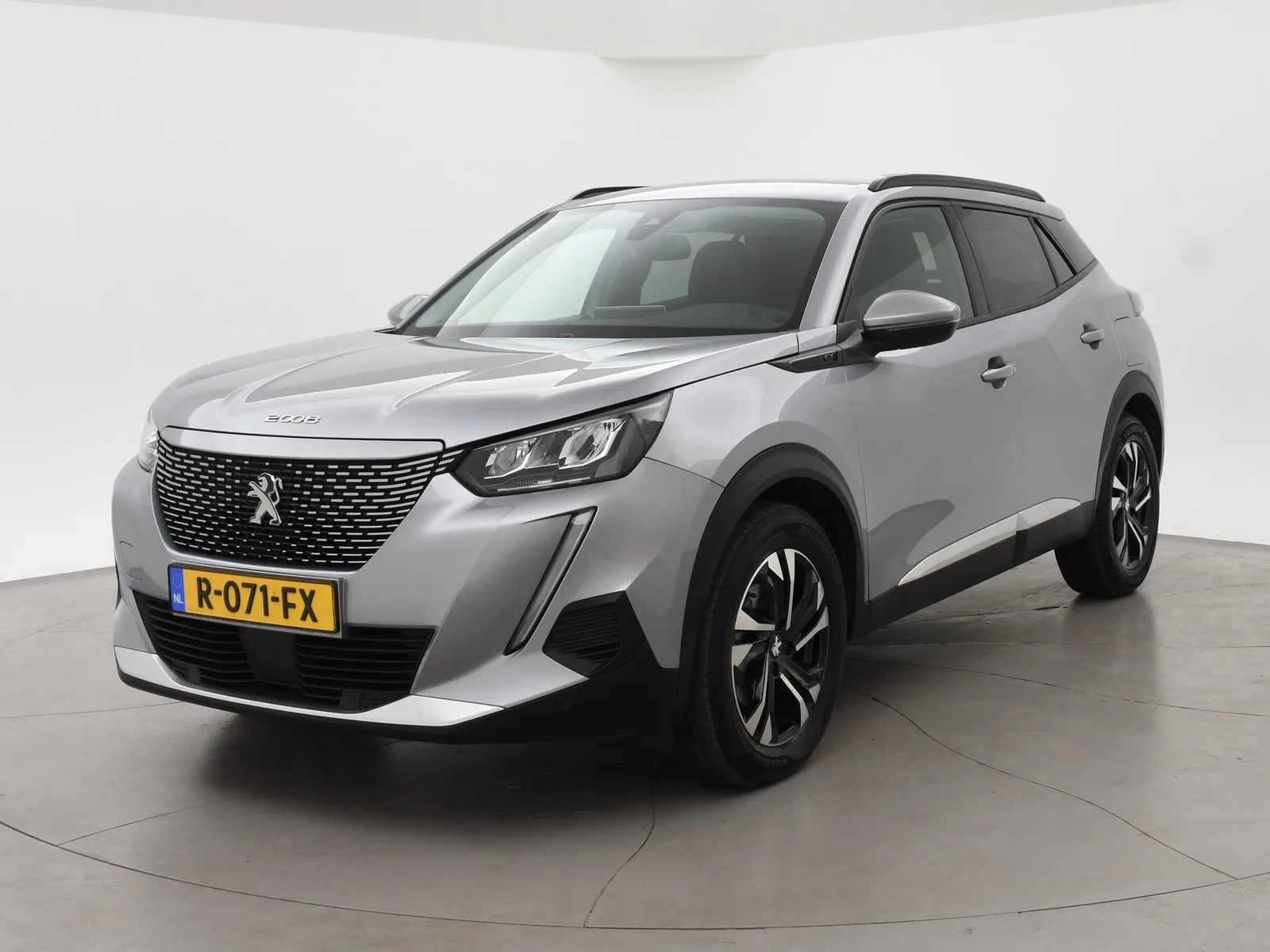 Peugeot e-2008 (2020) — foto 1