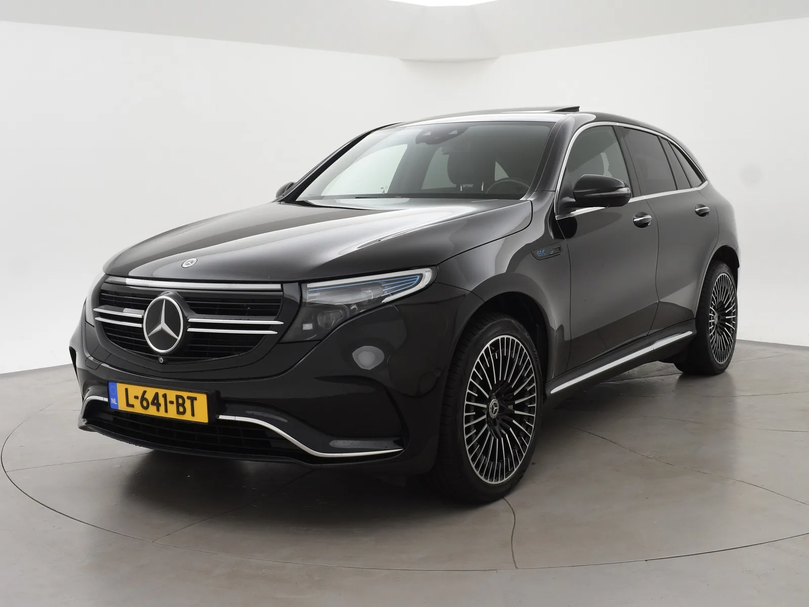 Mercedes-Benz EQC (2021) — foto 1