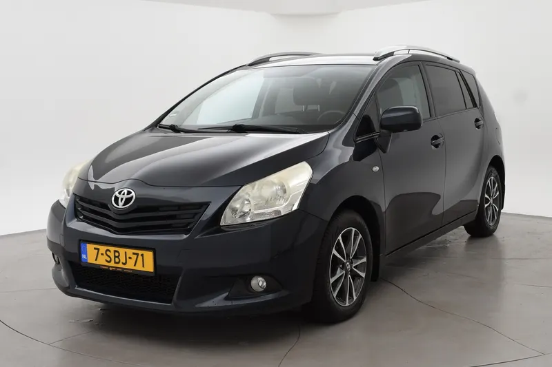 Toyota Verso (2012)
