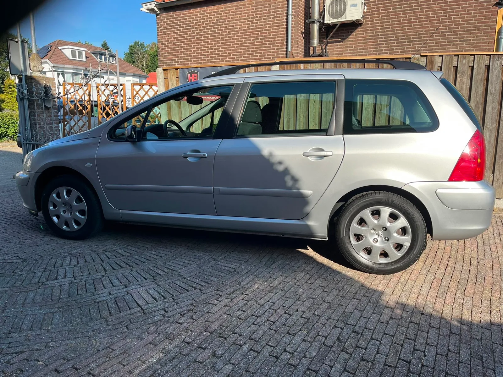 Peugeot 307 Break (2005) — foto 1