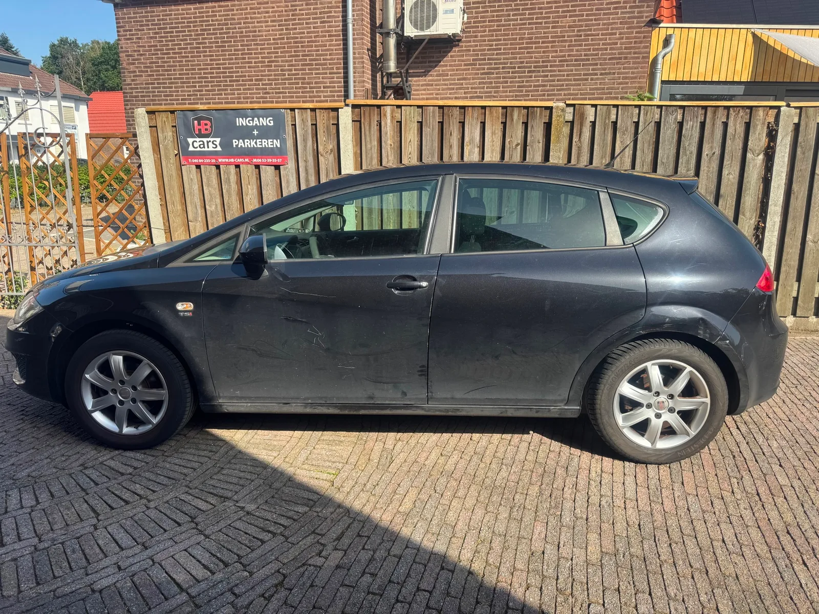 SEAT Leon (2011) — foto 1