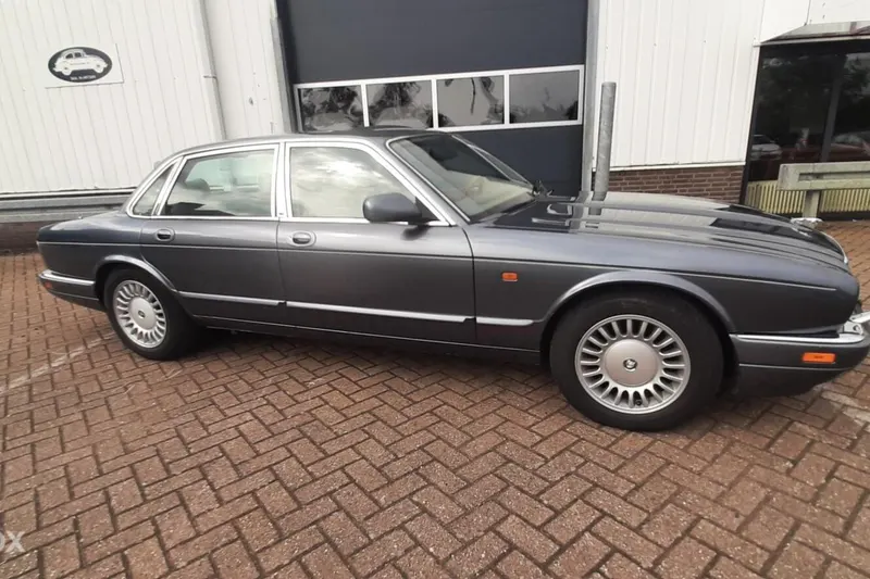 Jaguar XJ (1994)