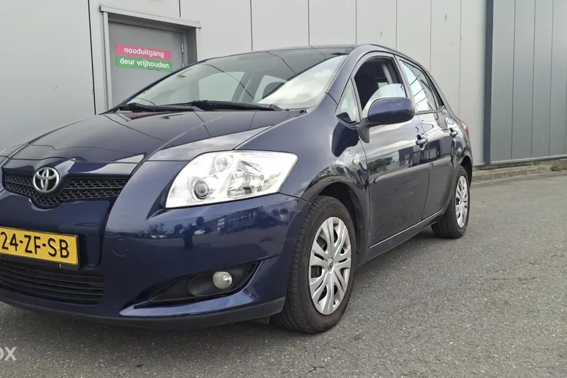 Toyota Auris (2008)