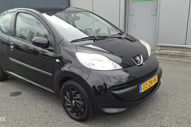 Peugeot 107 (2008)