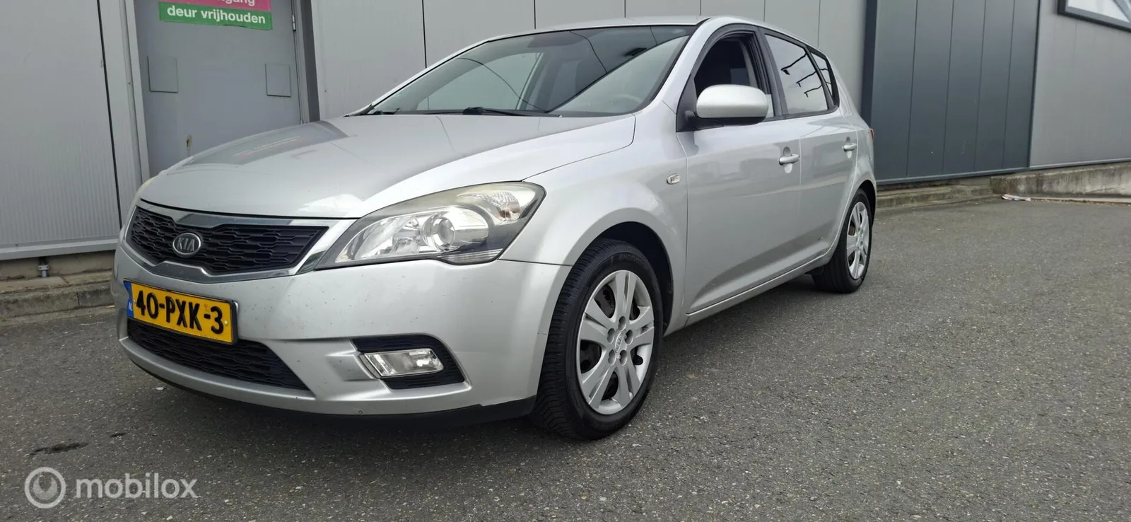 Kia Cee'd (2011) — foto 1