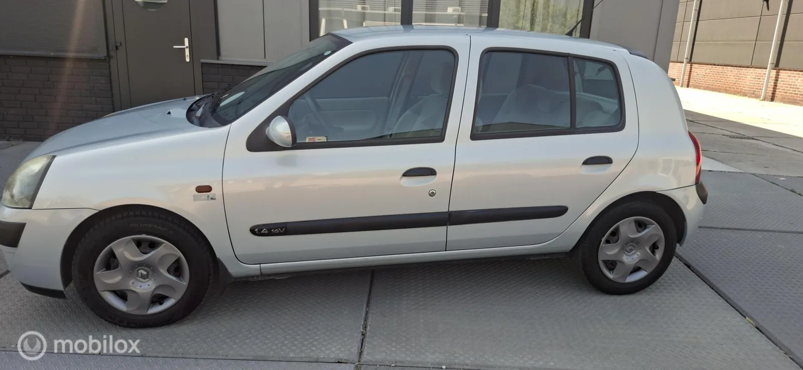 Renault Clio (2001) — foto 1