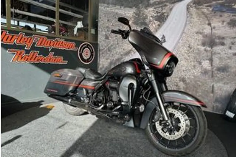 Harley-Davidson Cvo Street Glide (2018)