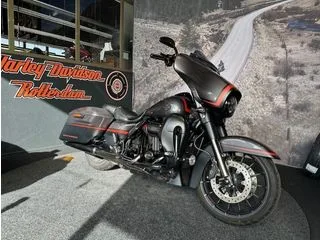 Harley-Davidson Cvo Street Glide (2018) — foto 1