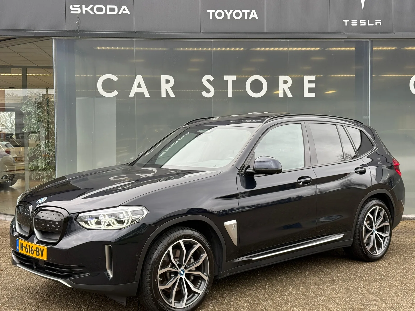 BMW iX3 (2021) — foto 1