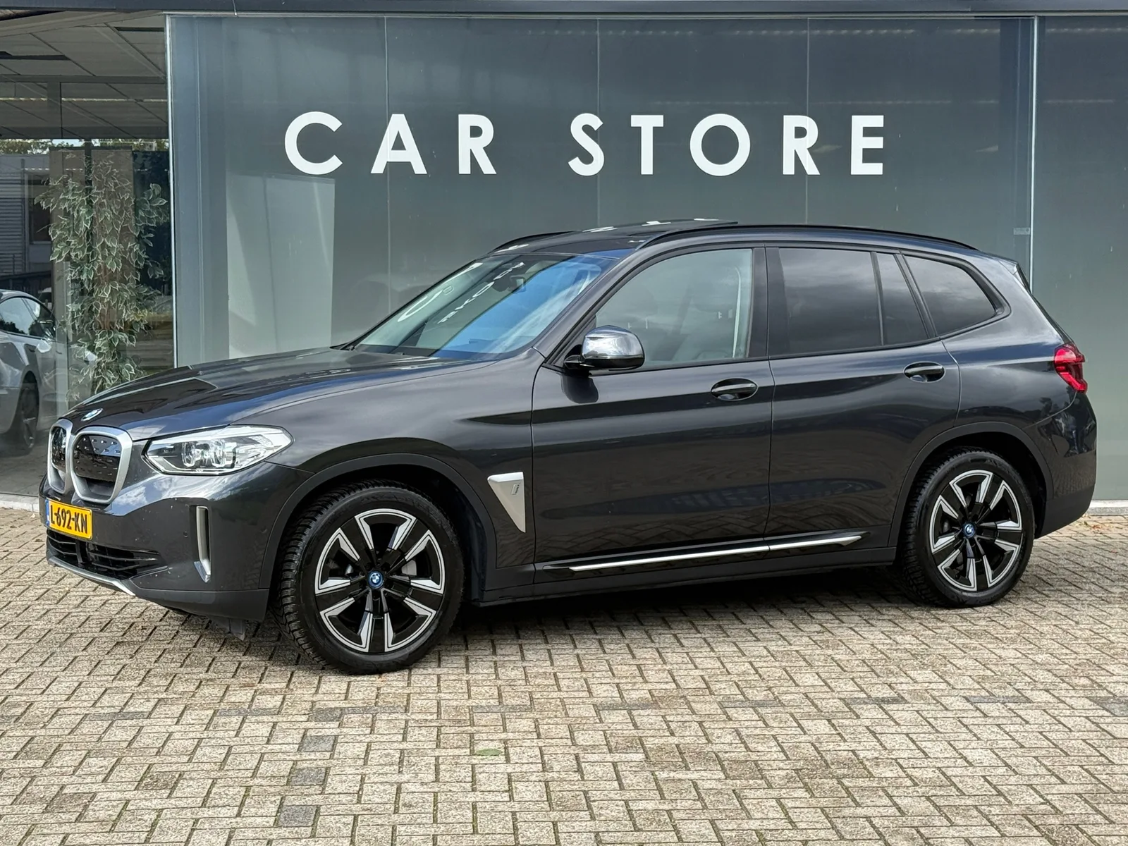 BMW iX3 (2021) — foto 1