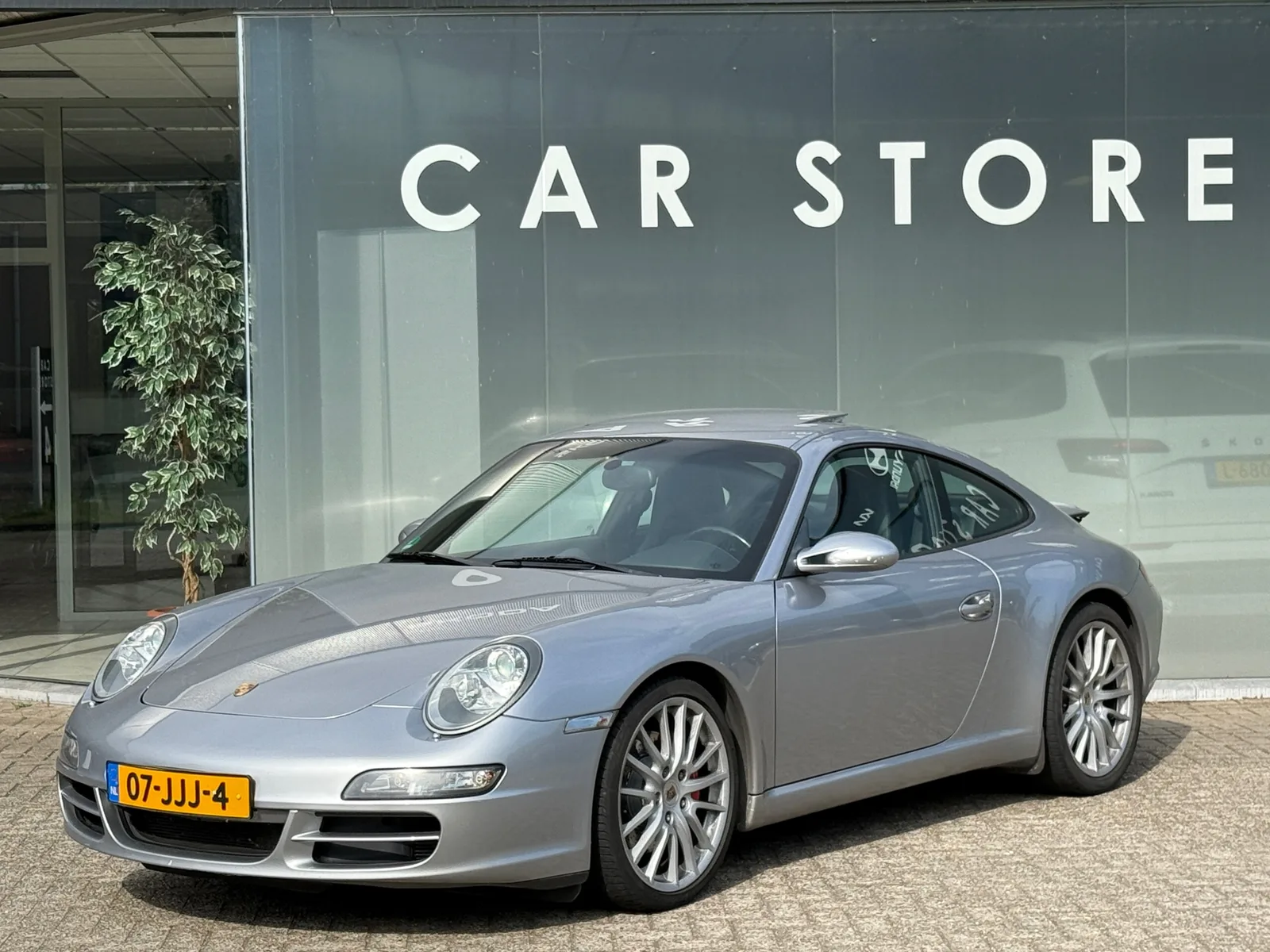 Porsche 911 (2004) — foto 1