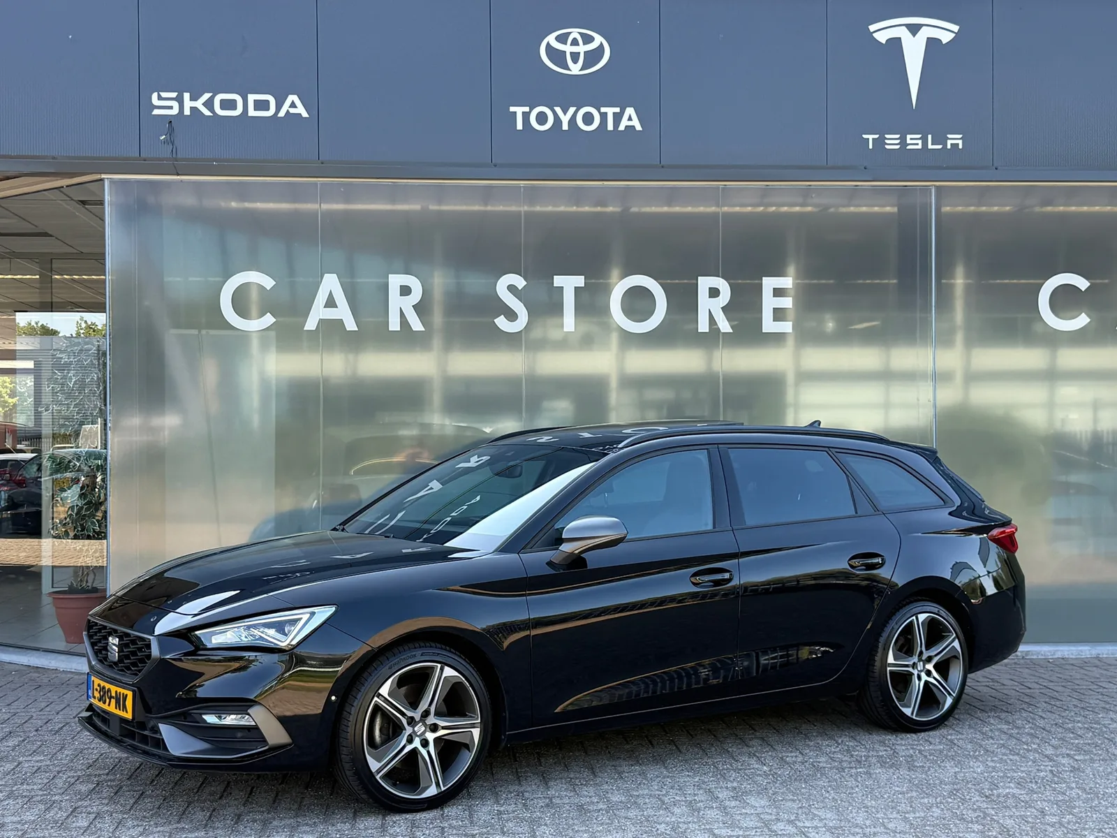 SEAT Leon Sportstourer (2021) — foto 1