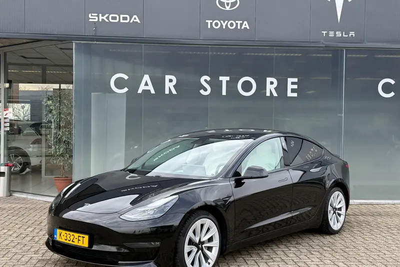 Tesla Model 3 (2020)