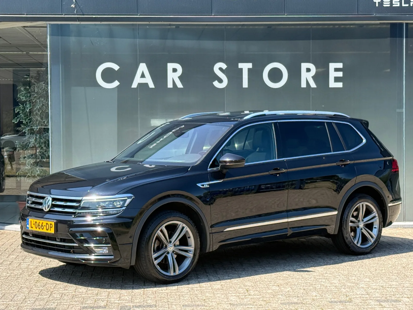 Volkswagen Tiguan (2021) — foto 1
