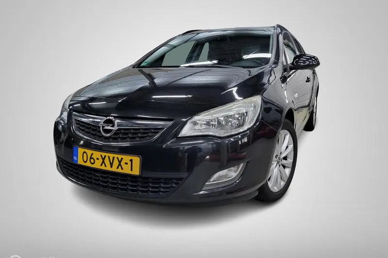 Opel Astra Sports Tourer (2012)