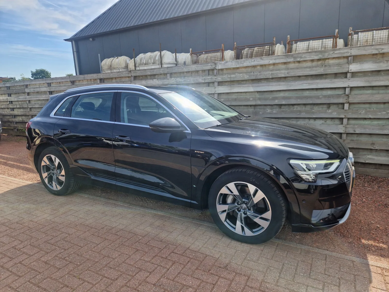 Audi e-tron (2019) — foto 1