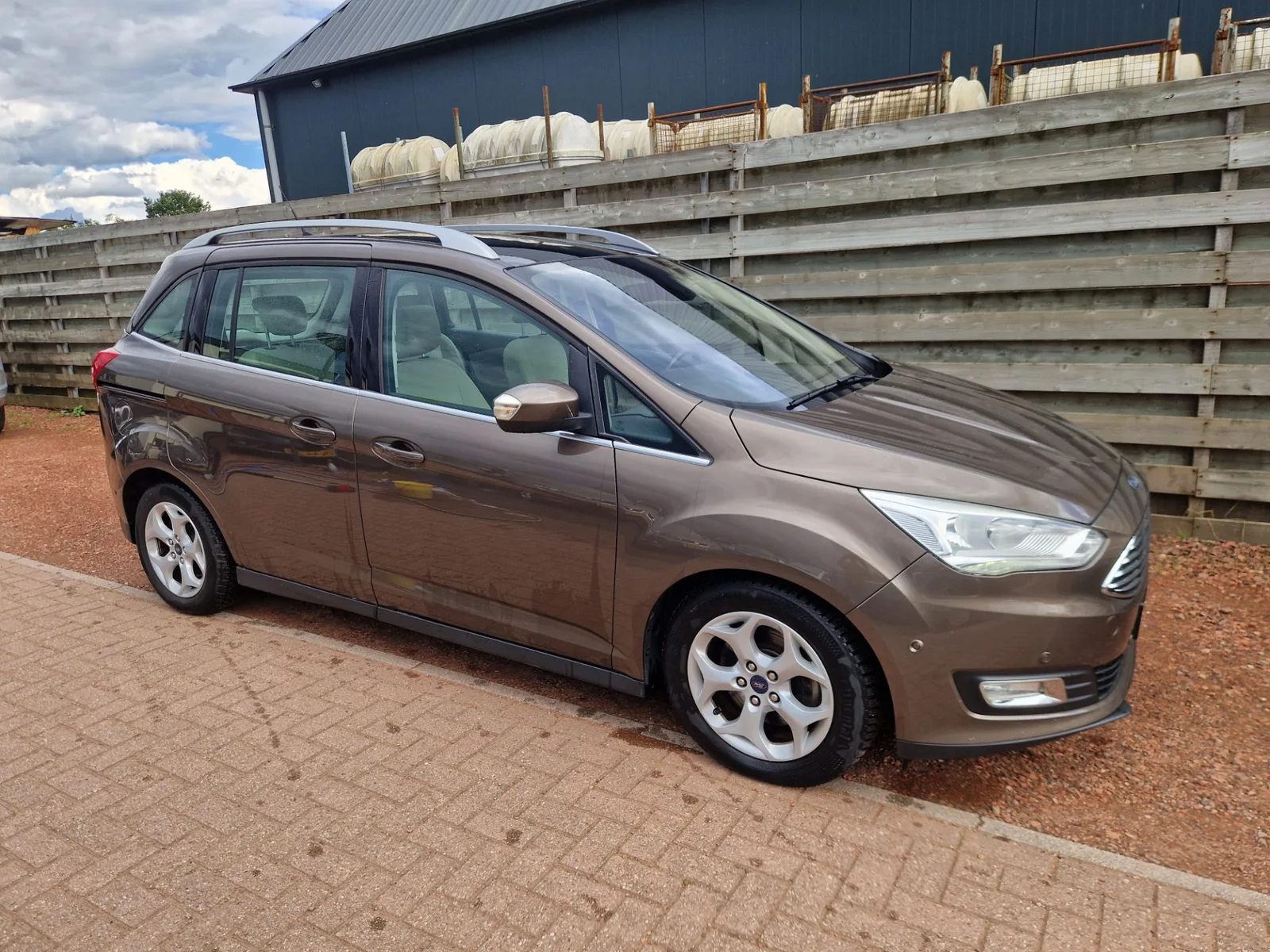 Ford Grand C-Max (2016) — foto 1