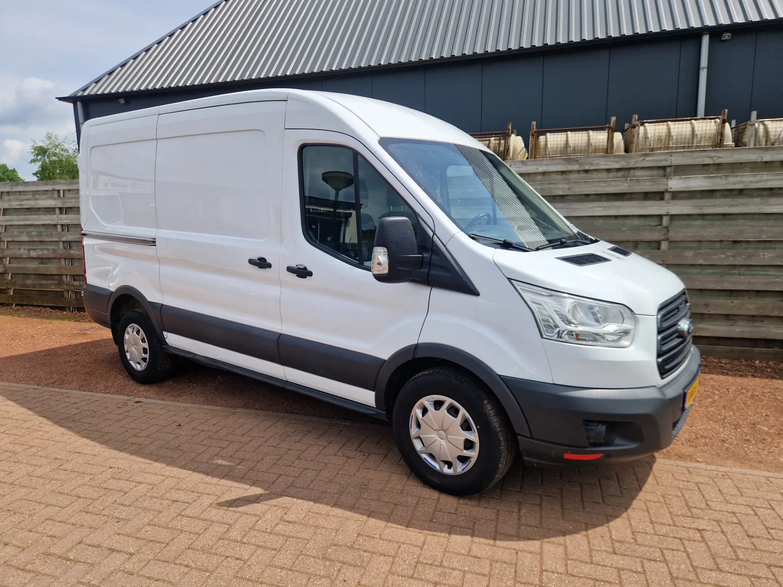 Ford Transit (2017) — foto 1
