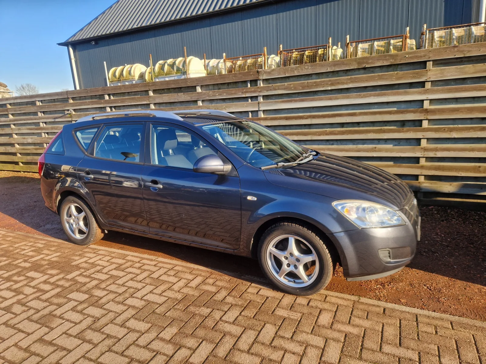 Kia Cee'd (2009) — foto 1