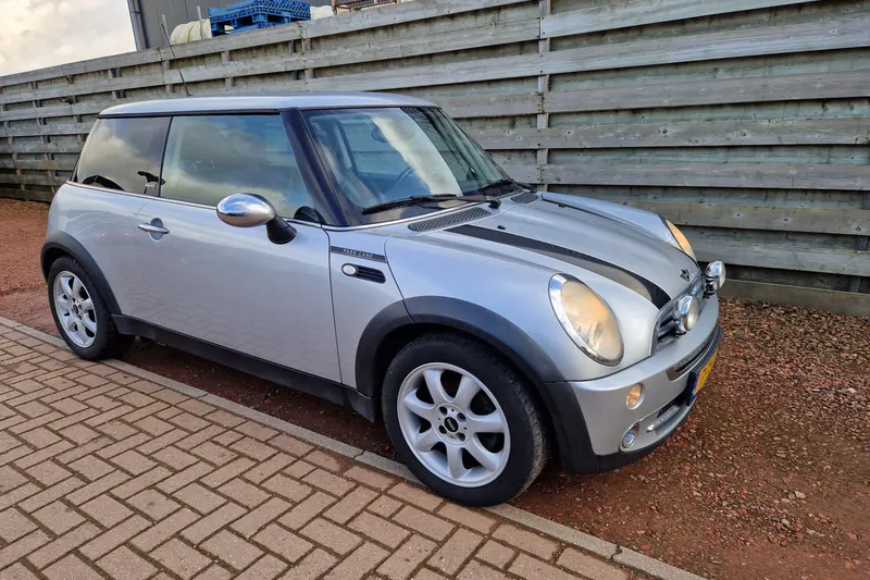 MINI One (2006)
