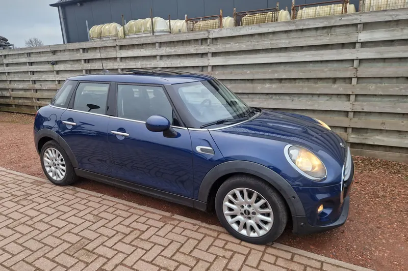 MINI Cooper (2015)