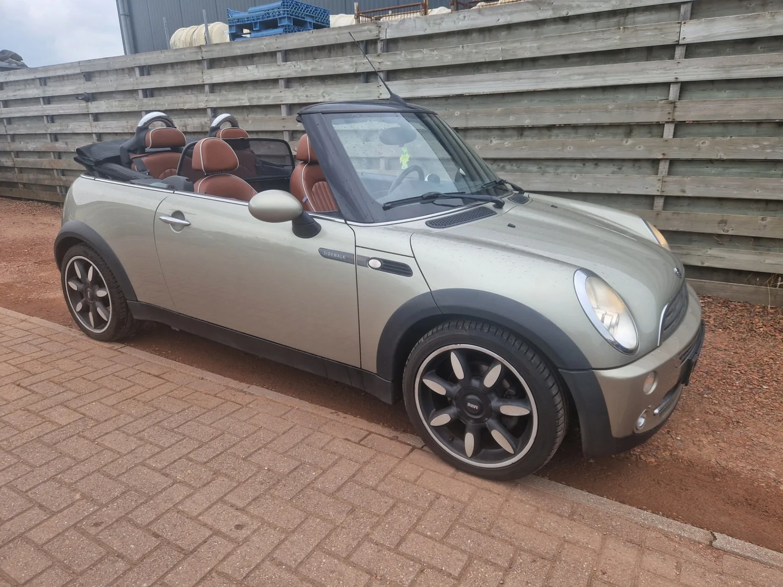 MINI Cabrio (2008) — foto 1
