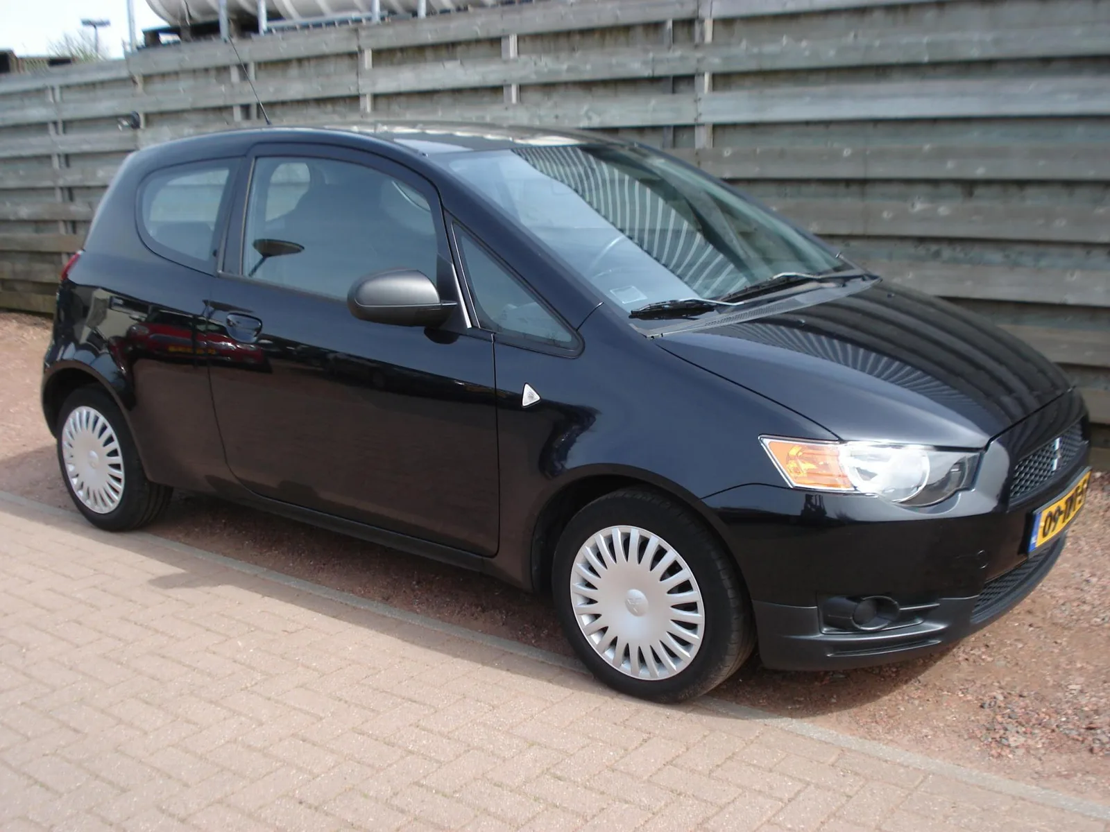 Mitsubishi Colt (2012) — foto 1
