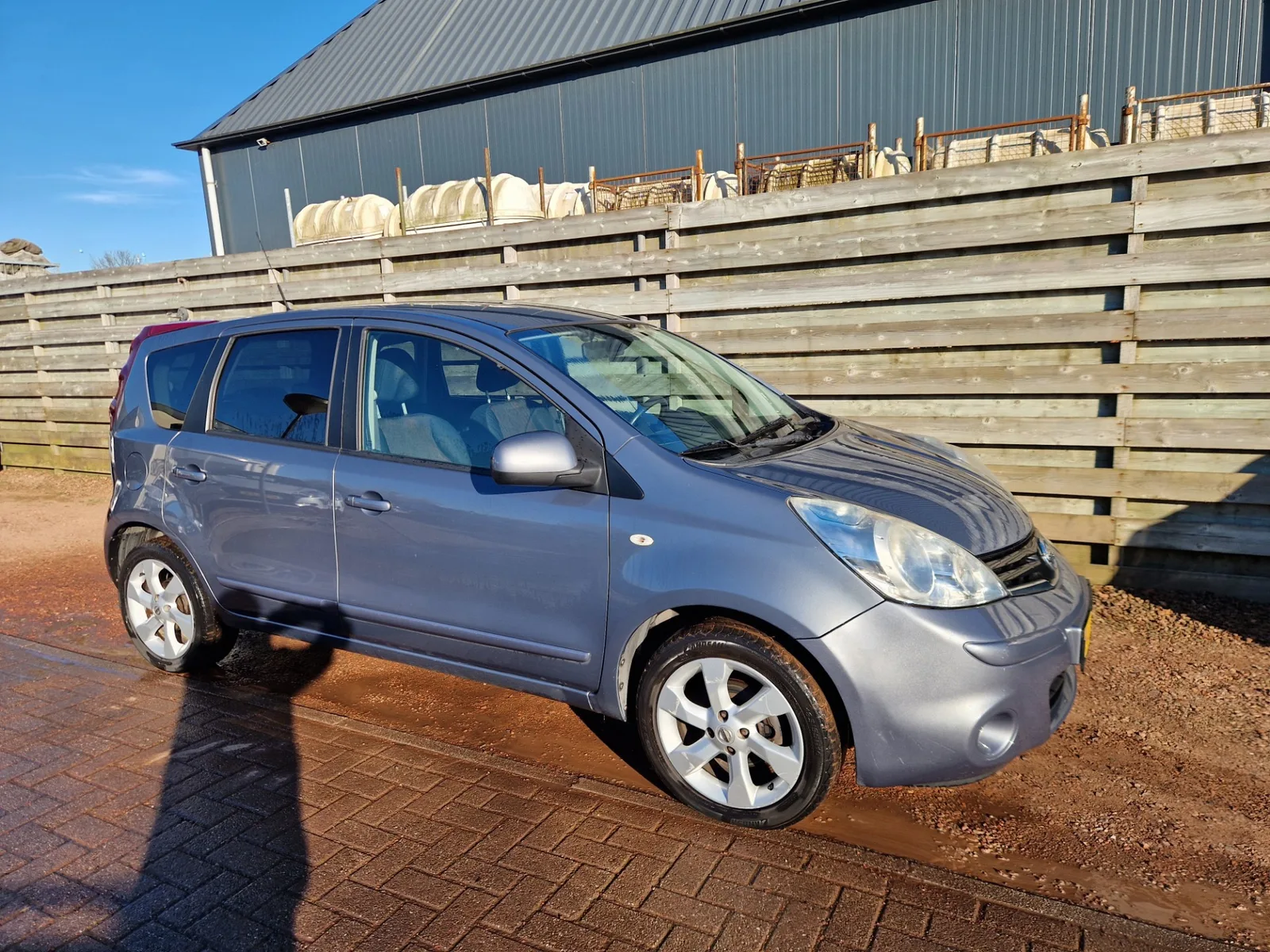 Nissan Note (2010) — foto 1